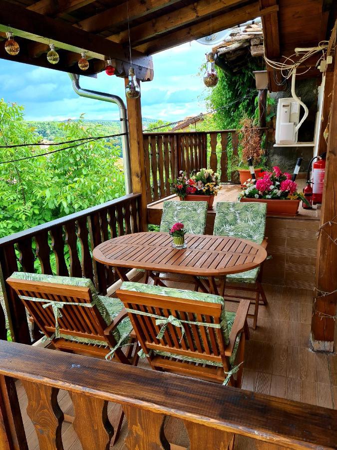 Arts Guest House -Beautiful Villa For 6 Persons Veliko Tŭrnovo Eksteriør bilde