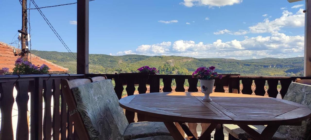 Arts Guest House -Beautiful Villa For 6 Persons Veliko Tŭrnovo Eksteriør bilde